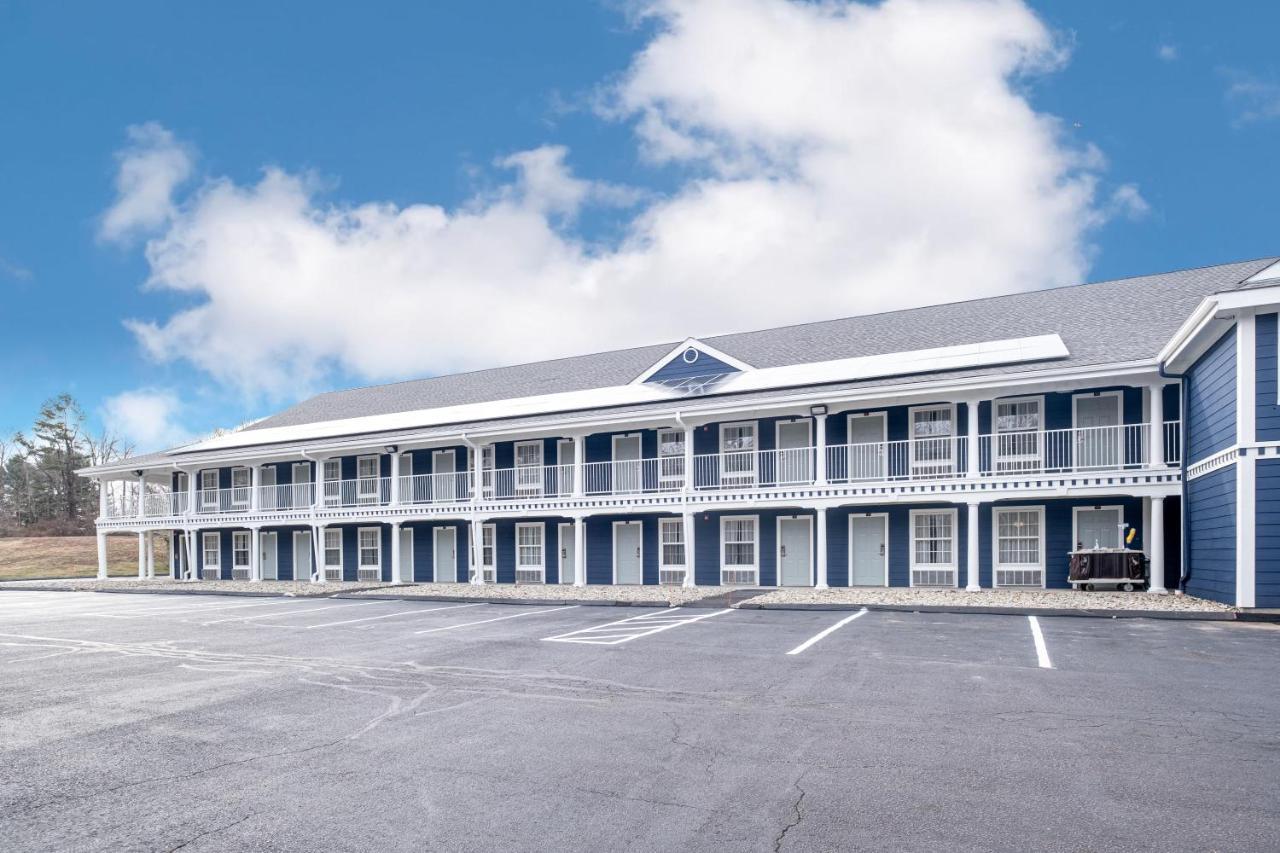 Hilltop Inn&Suites - North Stonington Exterior foto